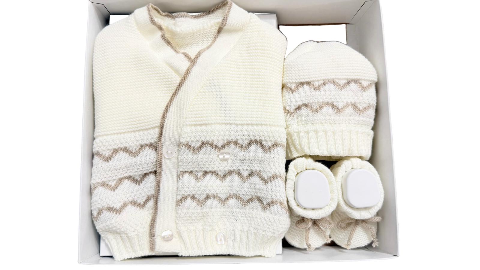 Set neonato maglioncino con calzini e cappellino in misto lana
