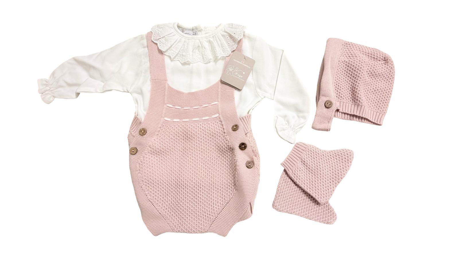 Set neonata pagliaccetto con camicia, calzini e cuffietta